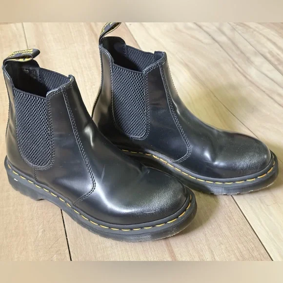 Dr. Martens 2976 Black Leather Chelsea Boots Women’s 7 Grunge Minimalist Edge - Picture 8 of 16